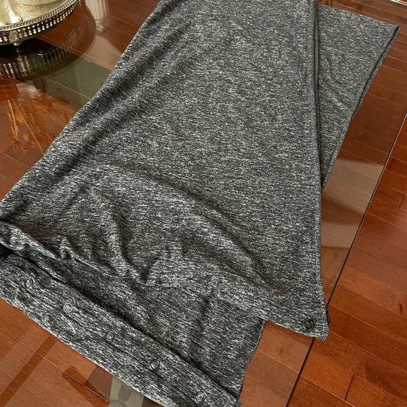Lululemon Scarf - heather grey - one size - Picture 4 of 4